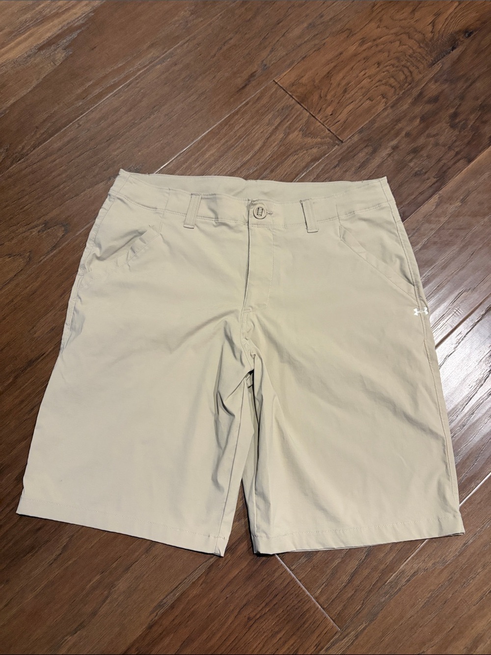 Under Armour Men's Light Beige Athletic Golf Shorts